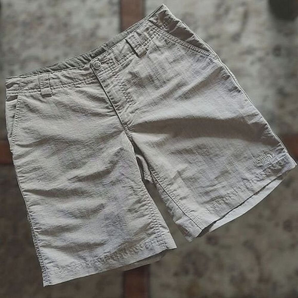 North Face nylon khaki midi hiking shorts Size 4